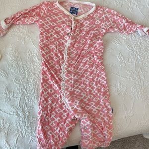 Newborn kickee pants converter gown